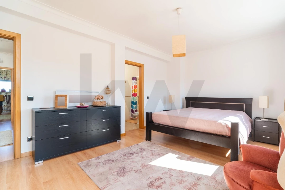 Moradia T5 para Venda em Sé Nova, Santa Cruz, Almedina e São Bartolomeu Foto 18