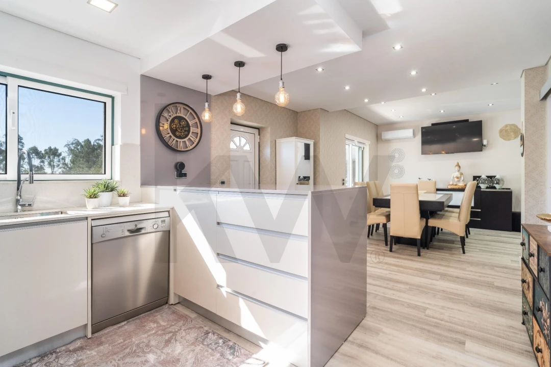 Moradia T5 para Venda em Sé Nova, Santa Cruz, Almedina e São Bartolomeu Foto 4