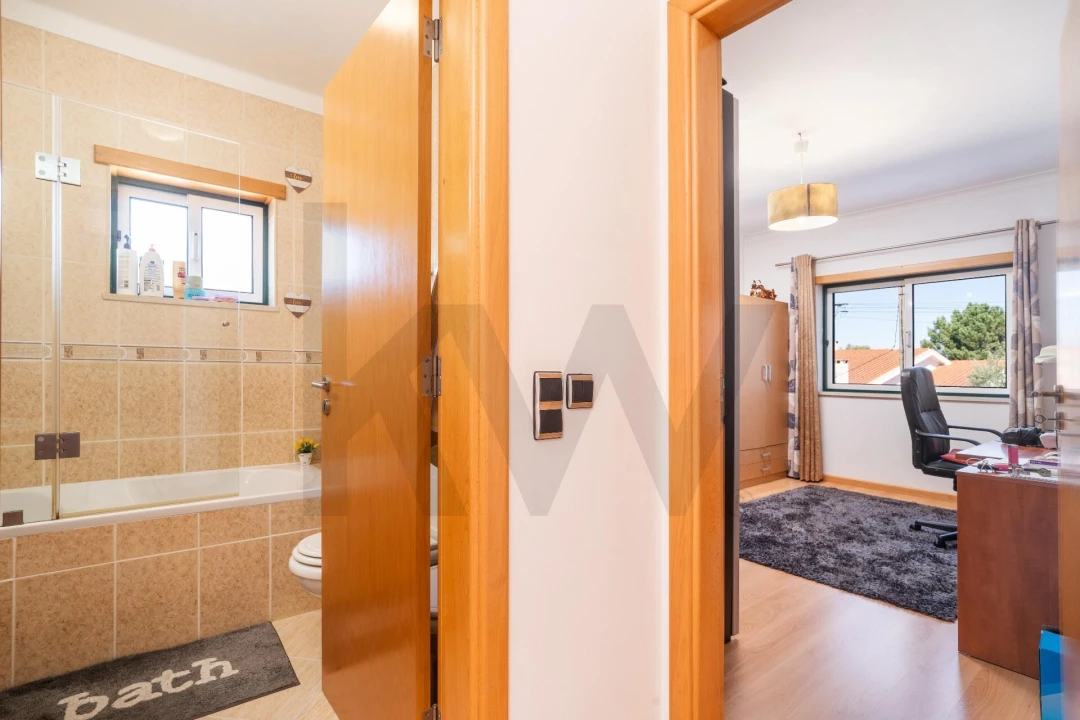 Moradia T5 para Venda em Sé Nova, Santa Cruz, Almedina e São Bartolomeu Foto 23