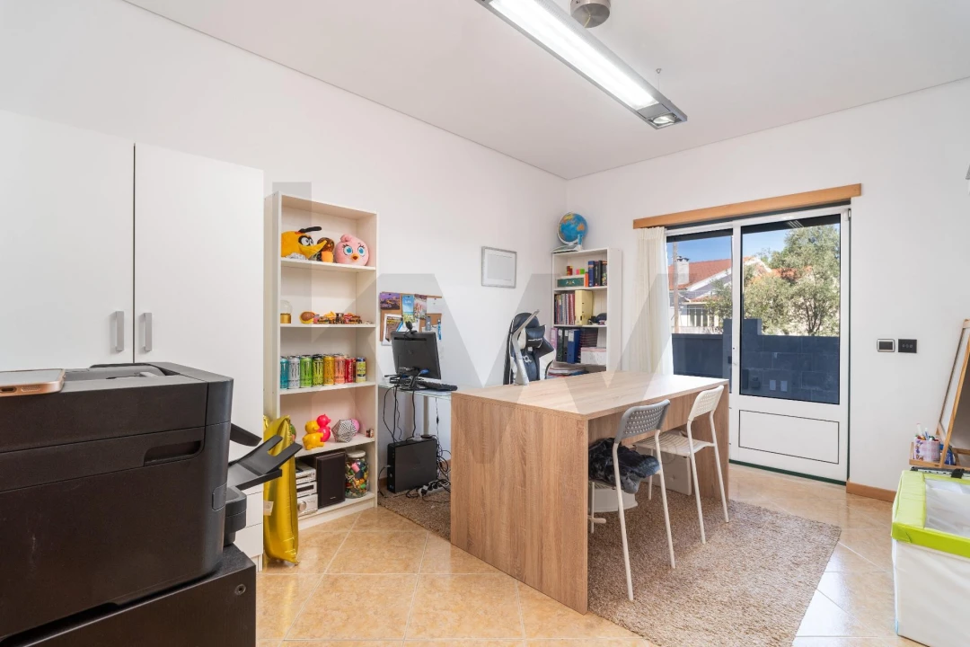 Moradia T5 para Venda em Sé Nova, Santa Cruz, Almedina e São Bartolomeu Foto 8