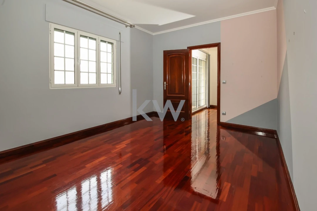 Moradia T4 para Venda em Arrifes Foto 32