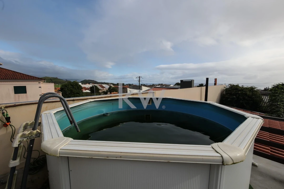 Moradia T4 para Venda em Arrifes Foto 27