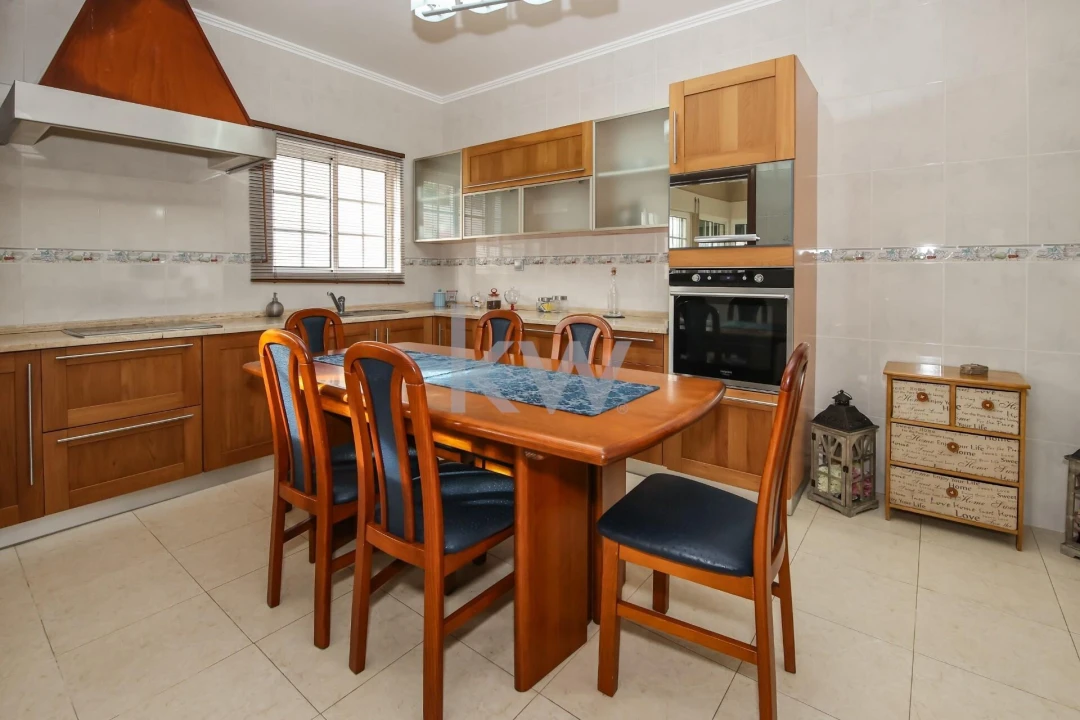 Moradia T4 para Venda em Arrifes Foto 15