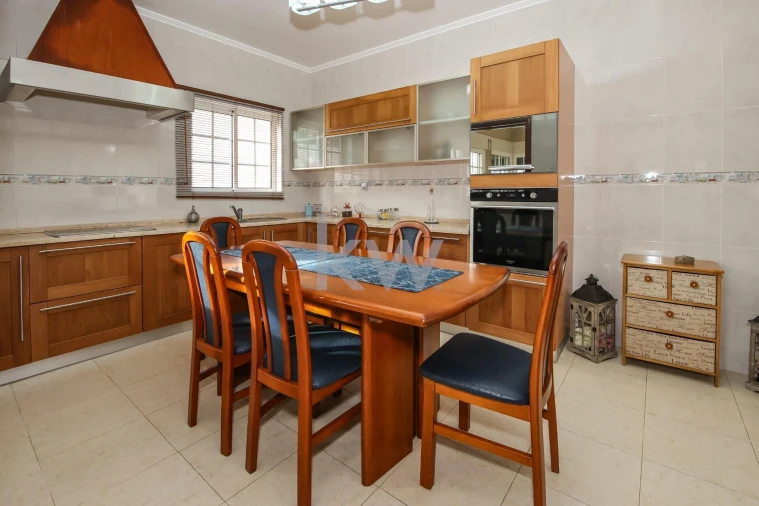 Moradia T4 para Venda em Arrifes Foto 15