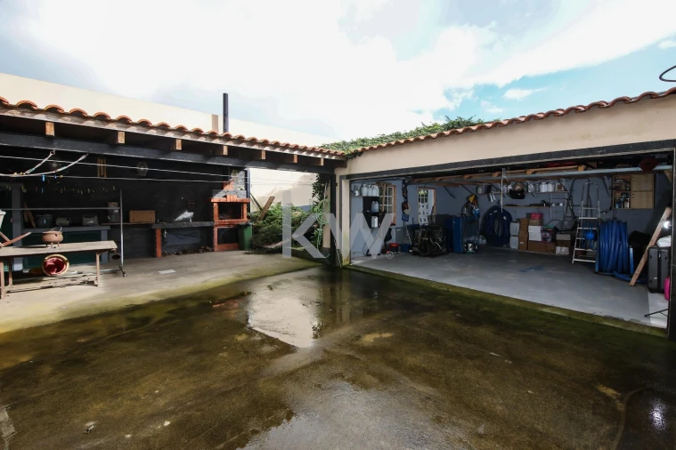 Moradia T4 para Venda em Arrifes Foto 38