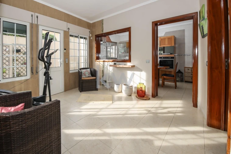 Moradia T4 para Venda em Arrifes Foto 18