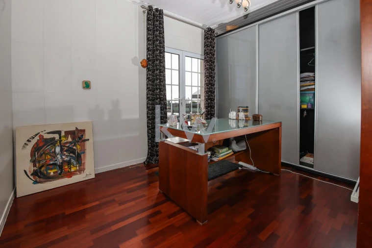 Moradia T4 para Venda em Arrifes Foto 25