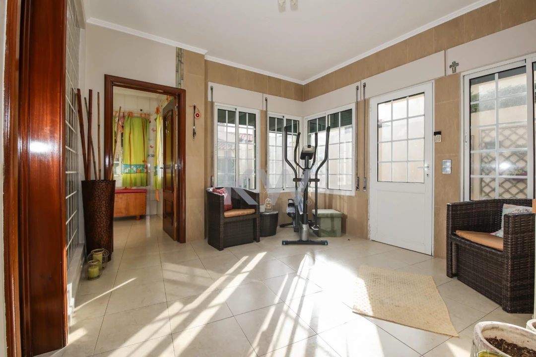 Moradia T4 para Venda em Arrifes Foto 19