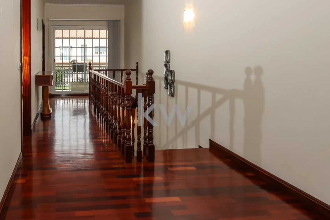 Moradia T4 para Venda em Arrifes Foto 23