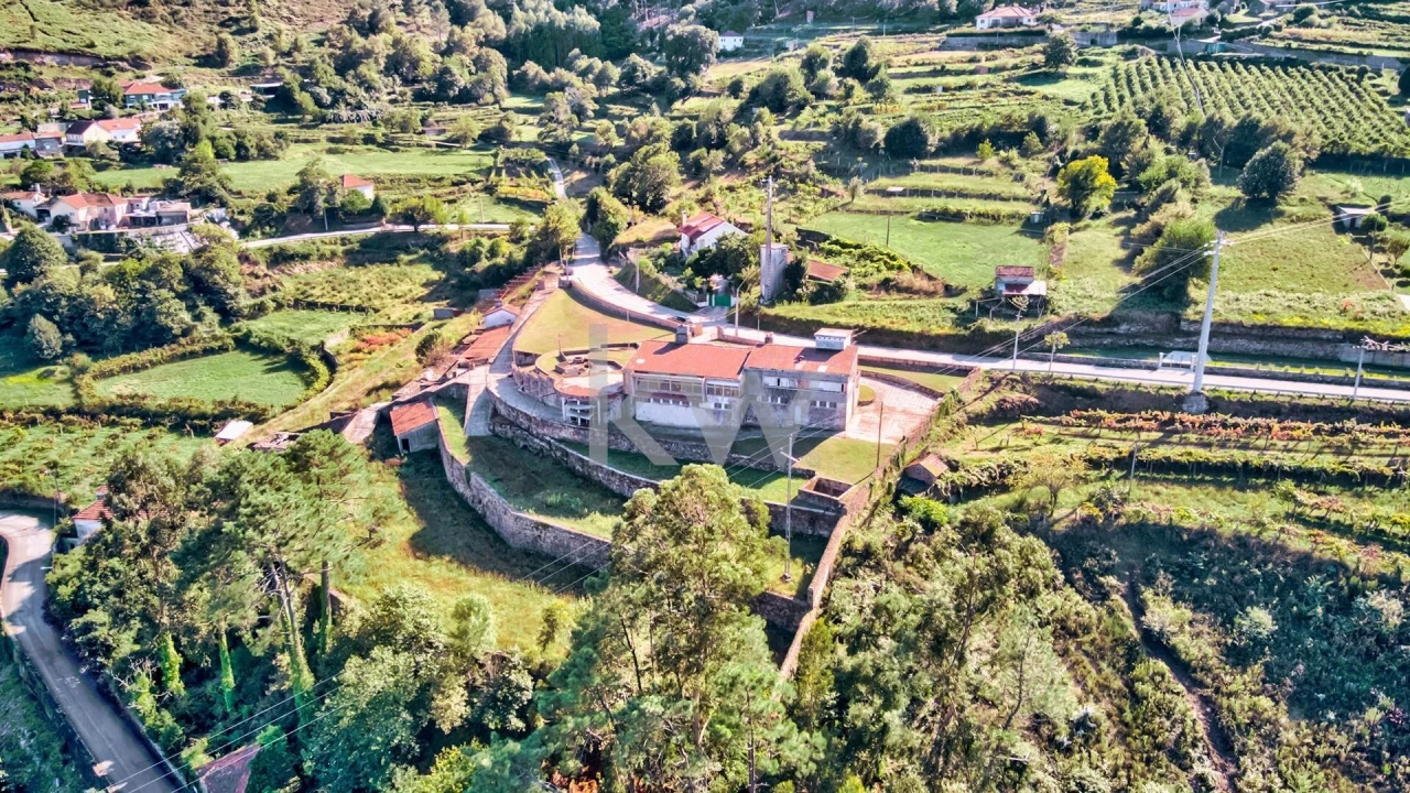 Moradia T4 para Venda em Chaviães e Paços Foto 51