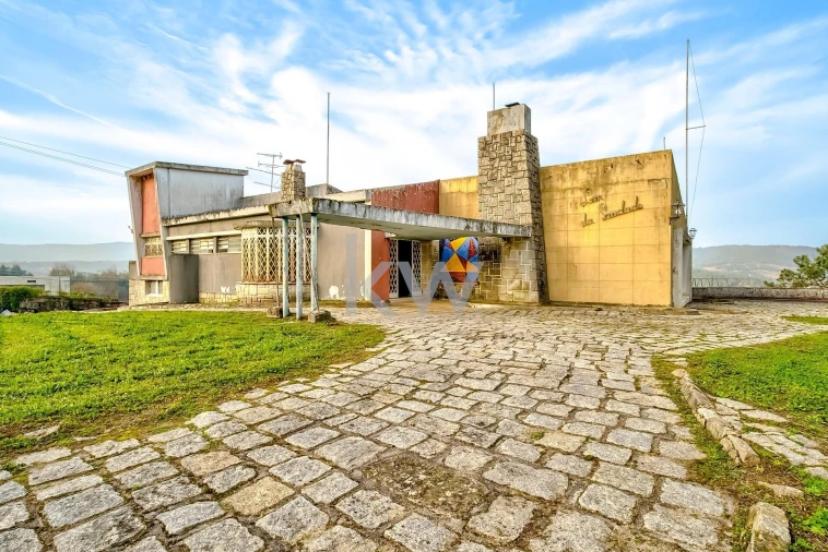 Moradia T4 para Venda em Chaviães e Paços Foto 1