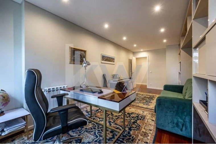 Apartamento T4 para Venda em Paranhos Foto 9