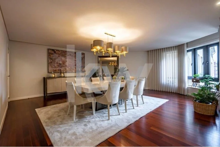 Apartamento T4 para Venda em Paranhos Foto 4