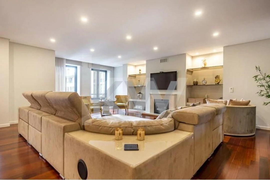 Apartamento T4 para Venda em Paranhos Foto 3