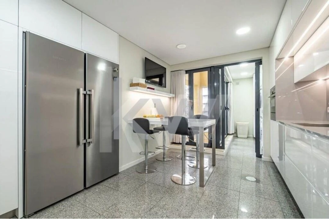 Apartamento T4 para Venda em Paranhos Foto 5