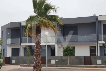 Moradia T3 para Venda em Albufeira e Olhos de Água