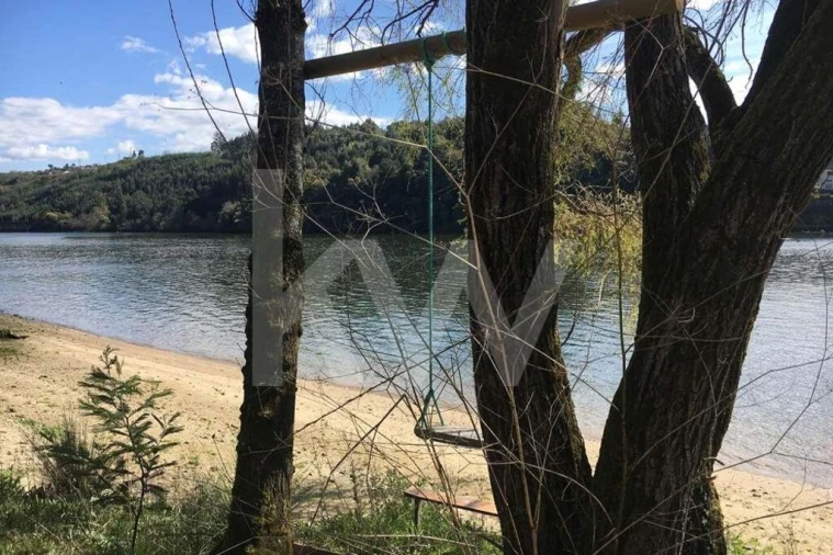 Terreno para Venda em Foz do Sousa e Covelo Foto 3