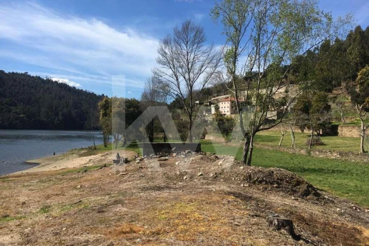 Terreno para Venda em Foz do Sousa e Covelo Foto 11
