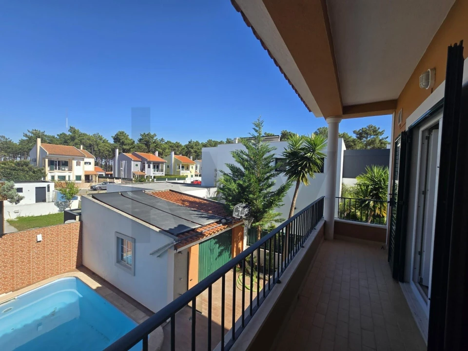 Moradia T4 para Arrendamento em Charneca de Caparica e Sobreda Foto 24