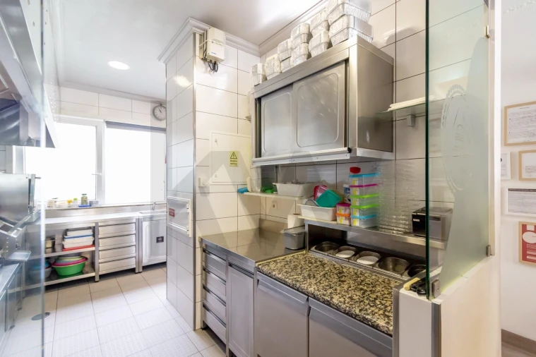 Loja para Venda em Bacelo e Senhora da Saúde Foto 16