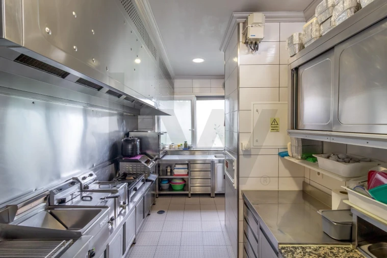 Loja para Venda em Bacelo e Senhora da Saúde Foto 18