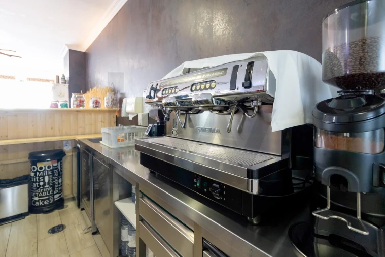 Loja para Venda em Bacelo e Senhora da Saúde Foto 15