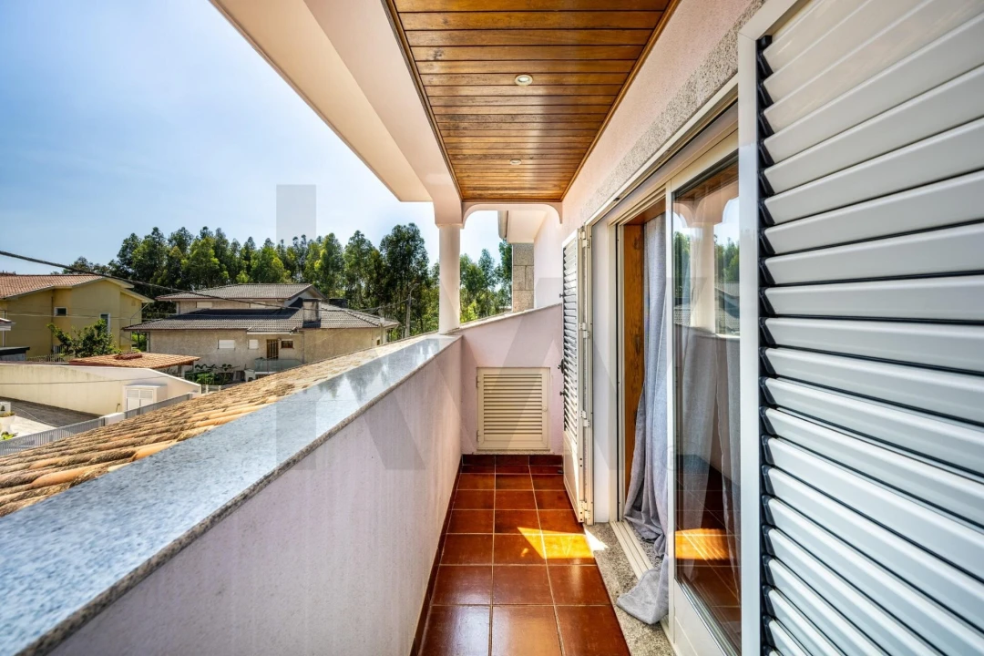 Moradia T4 para Venda em Canelas Foto 20