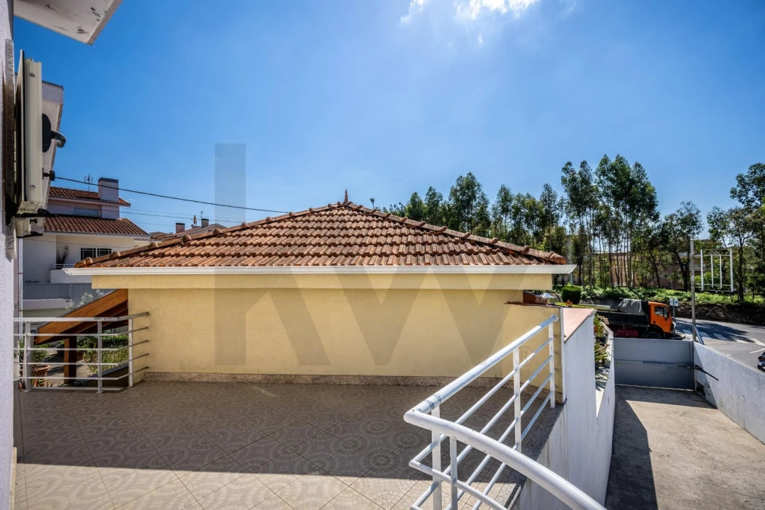 Moradia T4 para Venda em Canelas Foto 15