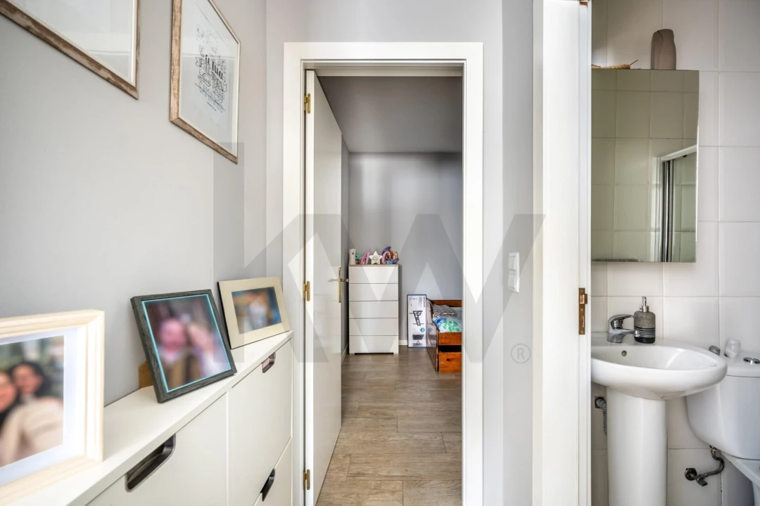 Moradia T4 para Venda em Canelas Foto 43