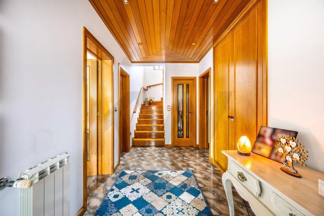 Moradia T4 para Venda em Canelas Foto 2