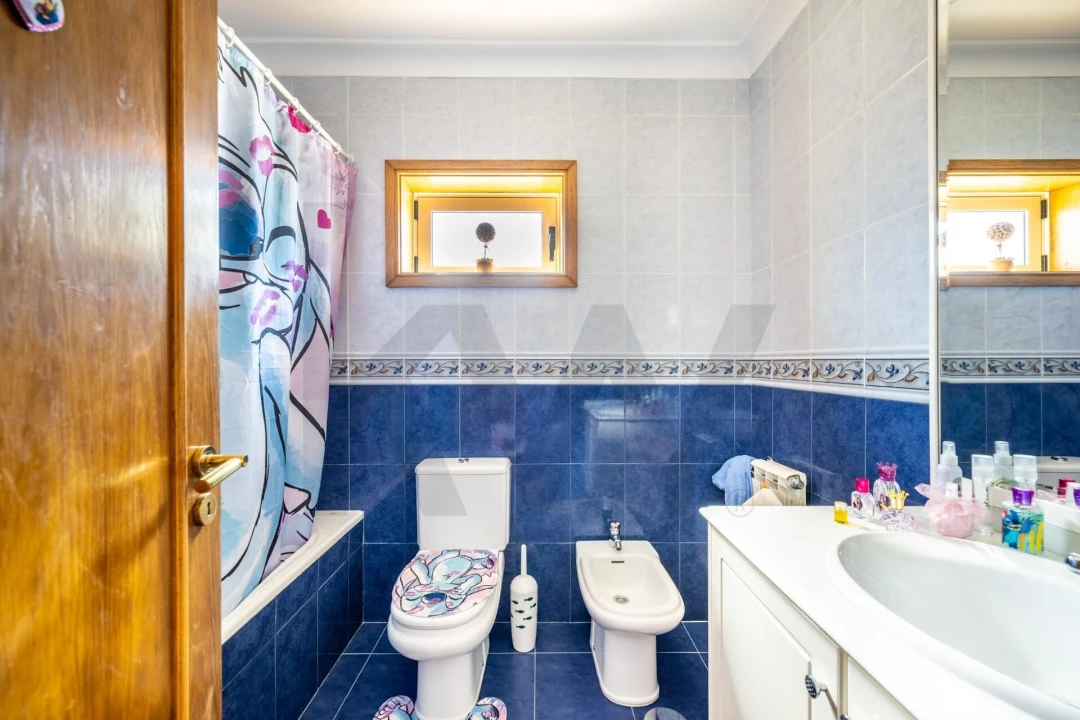 Moradia T4 para Venda em Canelas Foto 11