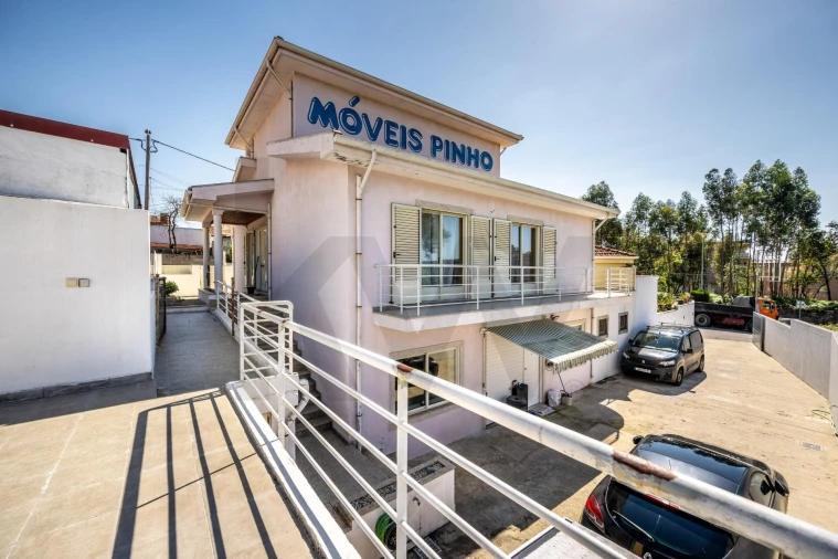 Moradia T4 para Venda em Canelas Foto 36