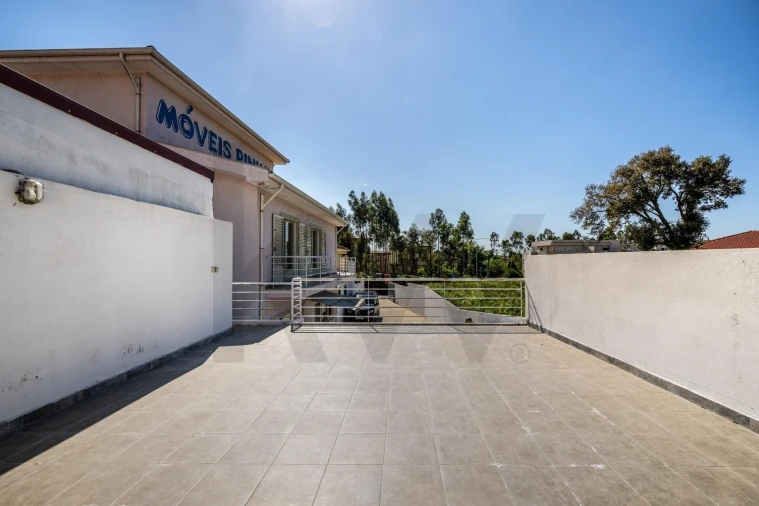 Moradia T4 para Venda em Canelas Foto 37