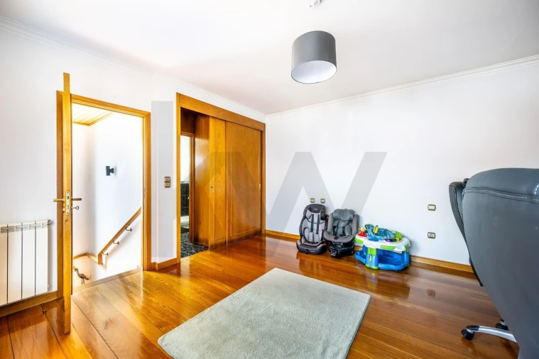 Moradia T4 para Venda em Canelas Foto 17