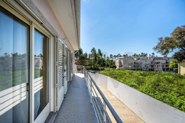 Moradia T4 para Venda em Canelas Foto 14