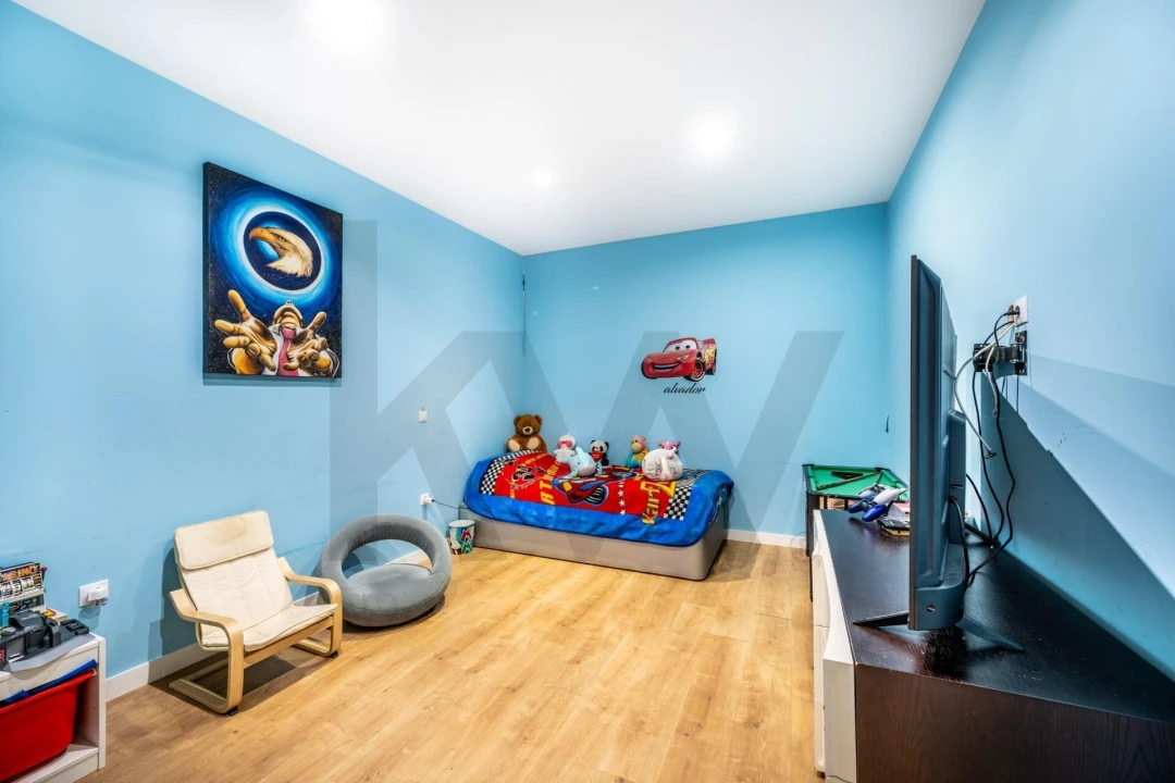 Moradia T4 para Venda em Canelas Foto 33