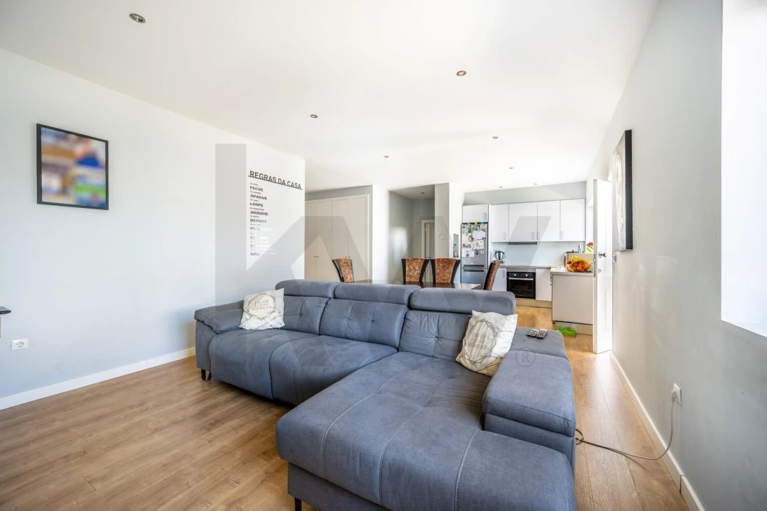 Moradia T4 para Venda em Canelas Foto 24