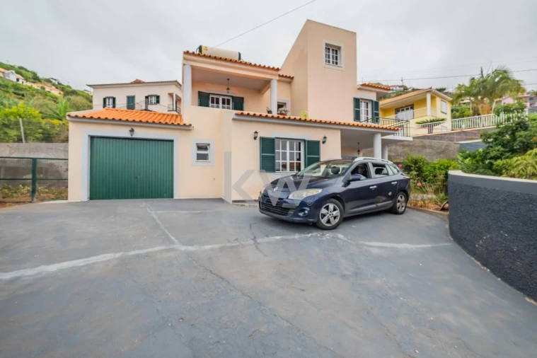 Moradia T3 para Venda em Ribeira Brava Foto 46