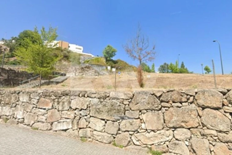 Terreno para Venda em Avelãs de Ambom e Rocamondo Foto 2