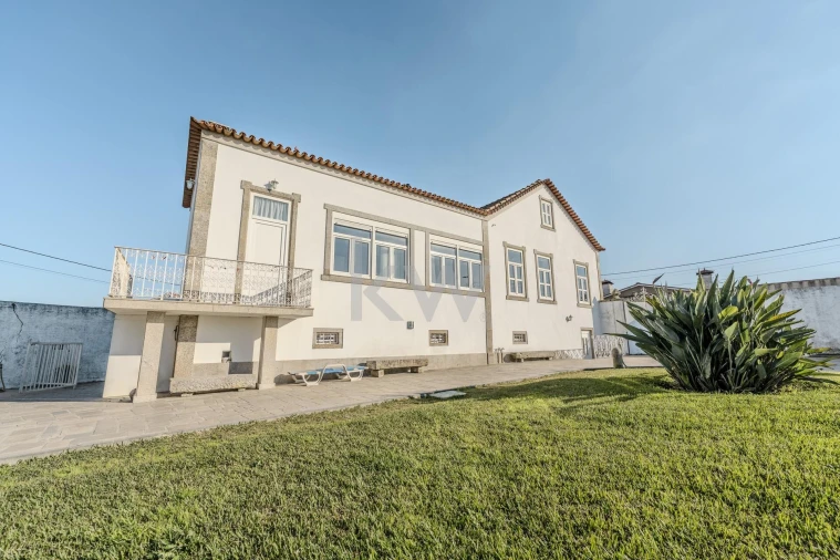 Moradia T4 para Venda em Estela Foto 24