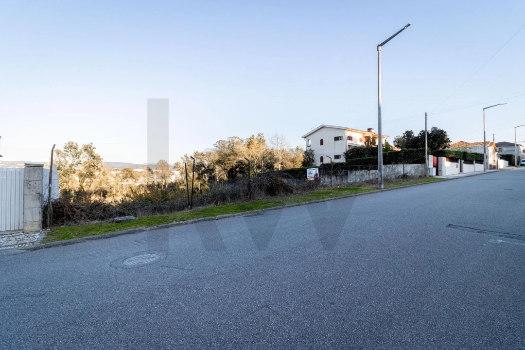 Terreno para Venda em São João da Madeira Foto 4