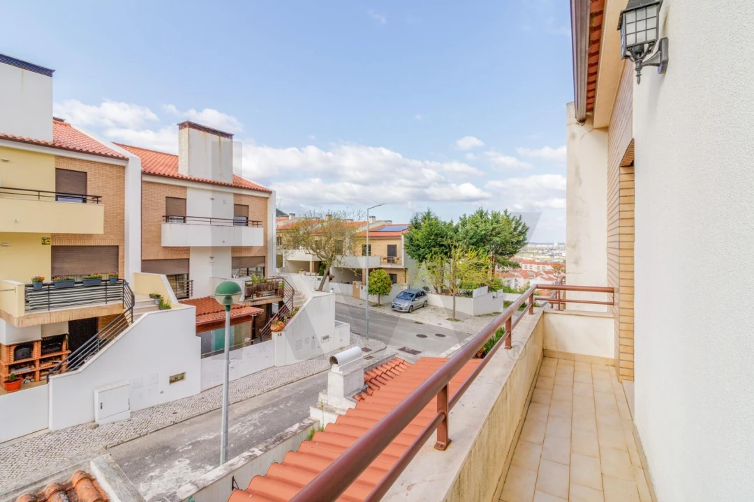 Moradia T4 para Venda em Castanheira do Ribatejo e Cachoeiras Foto 30