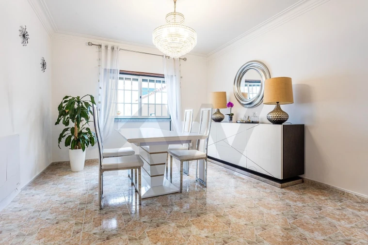 Moradia T5 para Venda em Algueirão-Mem Martins Foto 8