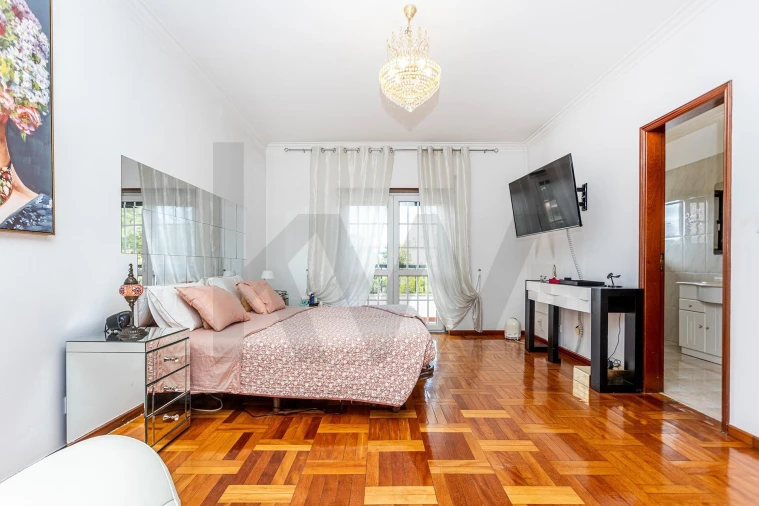 Moradia T5 para Venda em Algueirão-Mem Martins Foto 28