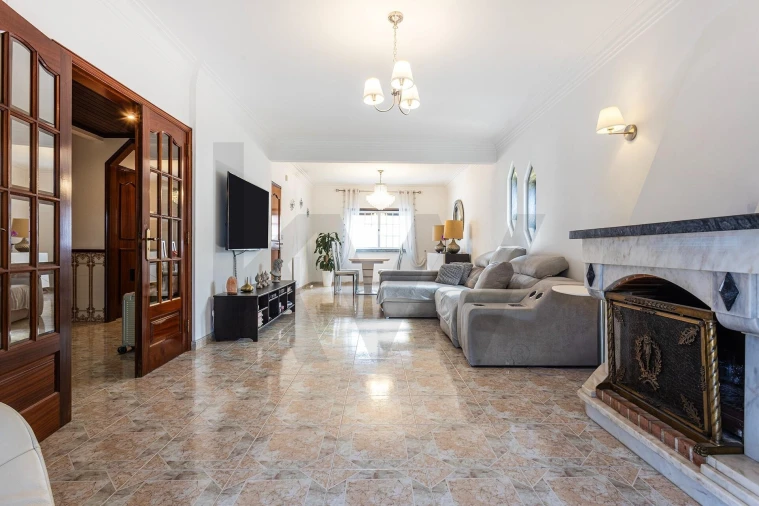 Moradia T5 para Venda em Algueirão-Mem Martins Foto 6