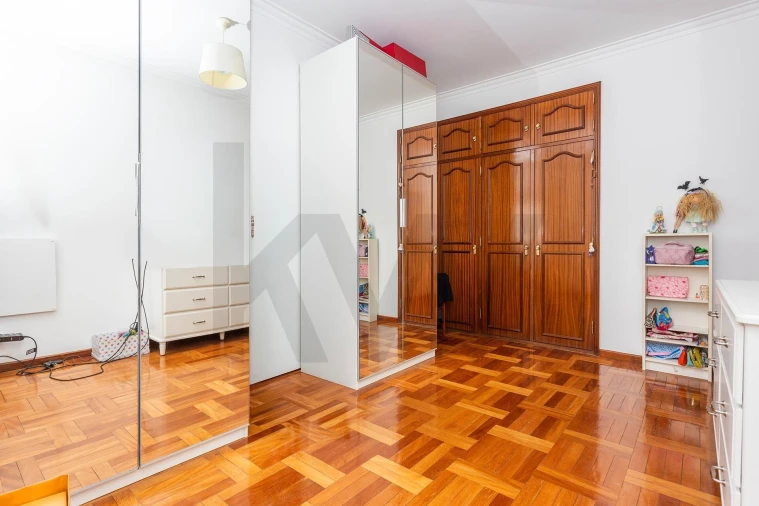 Moradia T5 para Venda em Algueirão-Mem Martins Foto 35