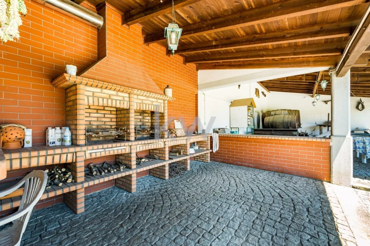 Moradia T6 para Venda em Sangalhos Foto 41