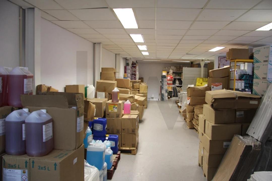 Armazém para Venda em Massamá e Monte Abraão Foto 5