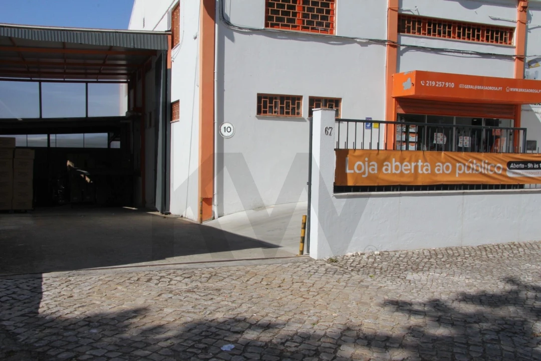 Armazém para Venda em Massamá e Monte Abraão Foto 31