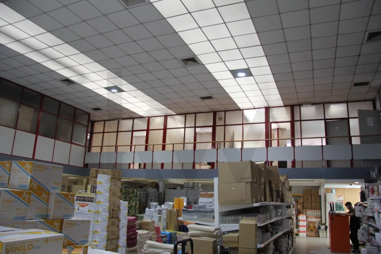 Armazém para Venda em Massamá e Monte Abraão Foto 4